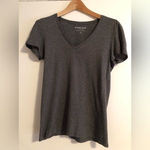 Everlane grey v-neck tee